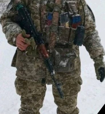 🕯️ На Сумщині загинув оборонець з Бердичівщини Олександр Сісецький Знову скорботна звістка сколихнула Бердичівщину… Стало відомо про загибель Захисника України, військовослужбовця, Героя, уродженця села Шпичинці Вчорайшенської громади — Сісецького Олександра Васильовича (27.08.1971 р.н.). 🇺🇦 Олександр Васильович загинув 30 січня 2026 року під час виконання бойового завдання поблизу населеного пункту Вакалівщина Сумської області. 📍 Народився у селі Шпичинці Бердичівського району, був зареєстрований у селі Здвижівка Бучанської громади Київської області. 🪖 Мобілізований 6 березня 2023 року Дністровським РТЦК та СП Чернівецької області. ⚔️ Проходив службу на посаді інспектора прикордонної служби 2 категорії — навідника другої групи ПТРК. 💬 Олександр був мужнім і відданим воїном, користувався заслуженим авторитетом та повагою серед побратимів. 😔 Рідні та близькі втратили батька, брата та дідуся. У скорботі — друзі, знайомі та вся громада. 🕯️ Вічна пам’ять і шана Герою. Щирі співчуття рідним та близьким. джерело: офіційна інформація громади 🔔 Новини Бердичева | Пульс міста в Telegram: https://t.me/newsberd