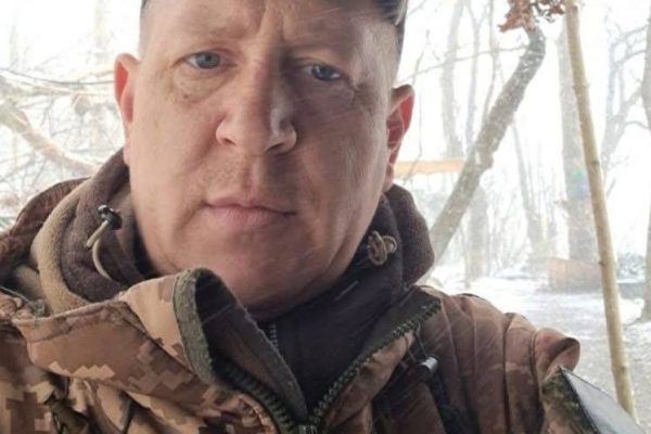Бердичівська громада втратила Захисника України. З болем і глибоким сумом повідомляємо про загибель нашого земляка: 🕯️ Яковишин Михайло Вікторович 1982 - 01.02.2026 Михайло Яковишин закінчив Райгородоцьку загальноосвітню школу, працював на ДП «РИТМ» ТОВ «РОСТ». 🇺🇦 У липні 2022 року був призваний на військову службу. Служив командиром гармати самохідного артилерійського взводу 14-ї окремої механізованої бригади імені князя Романа Великого Сухопутних військ ЗСУ. Вірний військовій присязі, мужньо захищав суверенітет і незалежність України. 💔 Молодший сержант Михайло Яковишин загинув внаслідок ворожого обстрілу під час виконання бойового завдання у Куп’янському районі Харківської області. До останнього подиху він залишався на бойовому посту, виборюючи свободу Батьківщини та право українців на життя. 🙏 Бердичівська міська рада, виконавчий комітет та вся громада висловлюють щирі співчуття родині, близьким і побратимам загиблого Героя. 🕯️ Світла пам’ять про Михайла Яковишина назавжди залишиться у серцях бердичівлян. Його ім’я - серед тих, хто не зрадив і не відступив. #війна