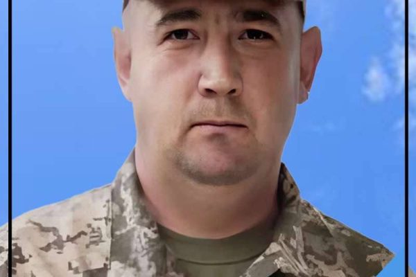 🕯 У боях з ворогом загинув захисник з Бердичівщини Михайло Мацюк. З глибоким сумом стало відомо про загибель українського воїна, уродженця села Павелки Бердичівського району — Михайла Петровича Мацюка (1988 р.н.). Солдат Збройних Сил України тривалий час вважався зниклим безвісти — з 20 листопада 2024 року. Після проведення необхідних експертиз та встановлення обставин стало відомо про його загибель. Михайло Мацюк, військовослужбовець військової частини А4395, загинув 20 листопада 2024 року у місті Вовчанськ Чугуївського району Харківської області. Під час виконання бойового завдання із захисту України він загинув внаслідок ударів ворожих FPV-дронів. Він до останнього виконував свій військовий обов’язок, боронячи свободу та незалежність нашої держави. Бердичівщина схиляє голови у скорботі разом із родиною, близькими та побратимами загиблого воїна. Вічна пам’ять та слава Герою України 🇺🇦 #війна