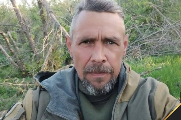 Бердичівська громада втратила Захисника України. З болем і сумом громада повідомляє про загибель воїна — Олександра Чернишова. 🕯️ Чернишов Олександр Володимирович 📅 01.12.1973 - 11.07.2024 Він народився у Бердичеві, навчався у школі №14, згодом здобув фах у професійно-технічному училищі №4. Після навчання працював у будівельній сфері. 🇺🇦 25 лютого 2022 року добровільно став на захист України. У лавах Збройних Сил України служив кулеметником стрілецького відділення 116-ї окремої бригади Сил територіальної оборони. Відданий військовій присязі, він мужньо боронив суверенітет і незалежність нашої держави. 💔 На жаль, сержант Олександр Чернишов загинув під час бойових дій у Покровському районі Донецької області, до останнього виконуючи свій військовий обов’язок. 🙏 Бердичівська міська рада, виконавчий комітет та вся громада щиро співчувають рідним і близьким Захисника. Світла пам’ять Герою, який віддав життя за Україну. Вічна слава та вдячність. #війна