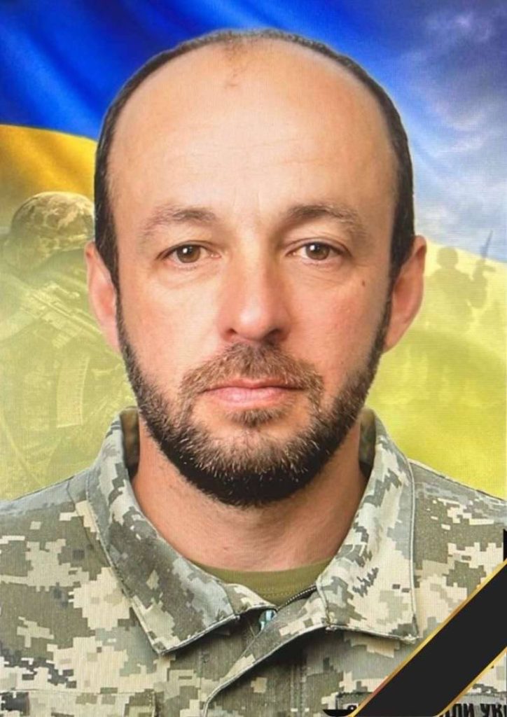 🇺🇦 Бердичів втратив Героя — загинув Віктор Кухар. 💔 Ще одна болюча втрата для громади… 🕯️ Кухар Віктор, 1978 року народження. Народився у Гришківцях, усе життя прожив у Бердичеві. 🎓 Навчався у школі №6 та сільгоспінституті, понад 10 років працював у податковій інспекції. 🪖 З перших днів повномасштабної війни став на захист України — уже в березні 2022 року долучився до війська. 🇺🇦 Вірний присязі, мужньо боронив свободу та незалежність держави. 💥 16 лютого 2024 року загинув у бою в Покровському районі Донецької області. 🙏 До останнього виконував свій військовий обов’язок. 😔 Щирі співчуття рідним і близьким. Схиляємо голови у глибокій скорботі. 🕯️ Світла пам’ять Герою. Вічна слава Захиснику України. #війна